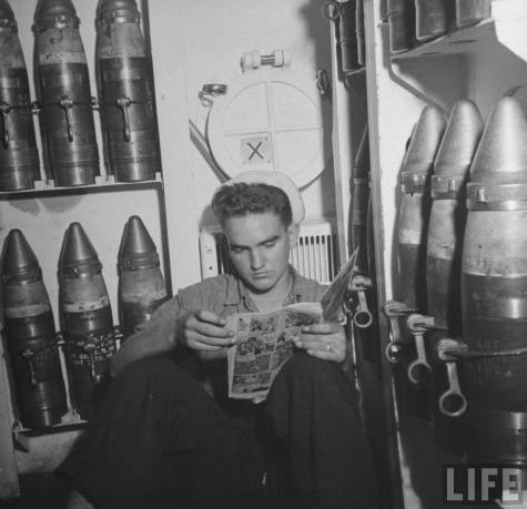 Sailor Reading Comic 42