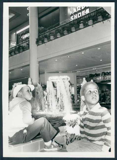 Gallery II Philly Tribune 10-21-83