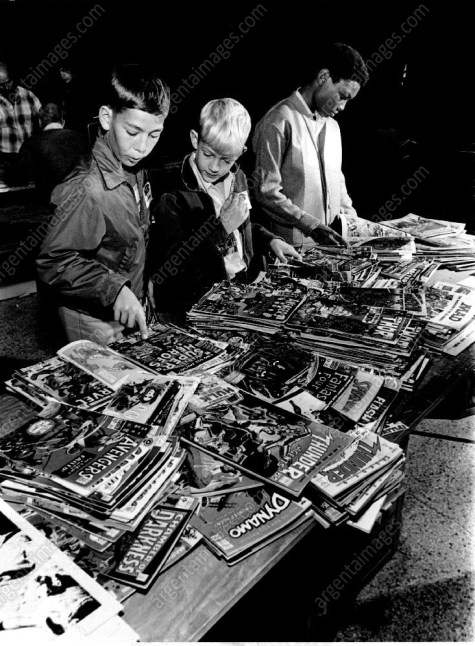 boys reading comics 1970