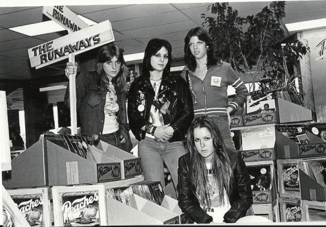 The Runaways Peaches 1977