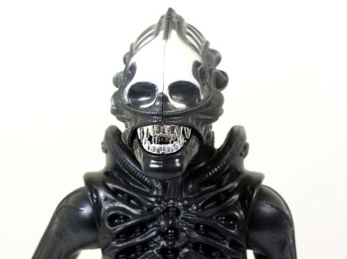 Kenner’s 18″ Alien Action Figure (1979) | 2 Warps to Neptune